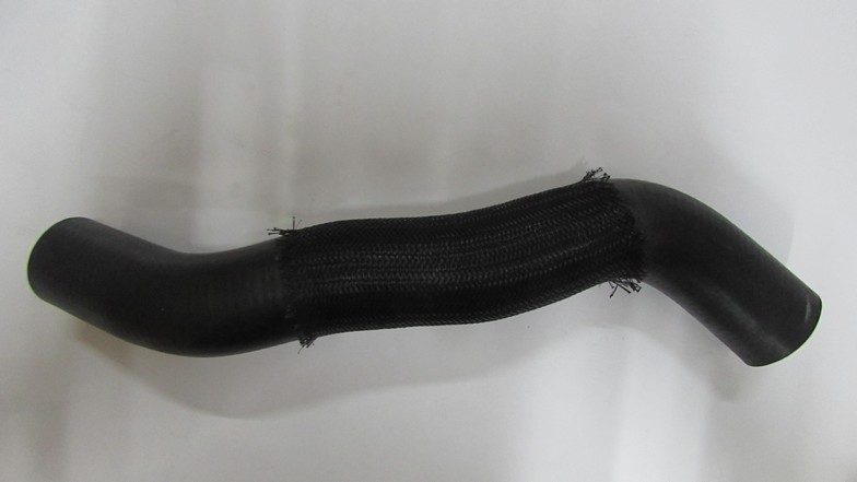 RADYATÖR ÜST HORTUMU